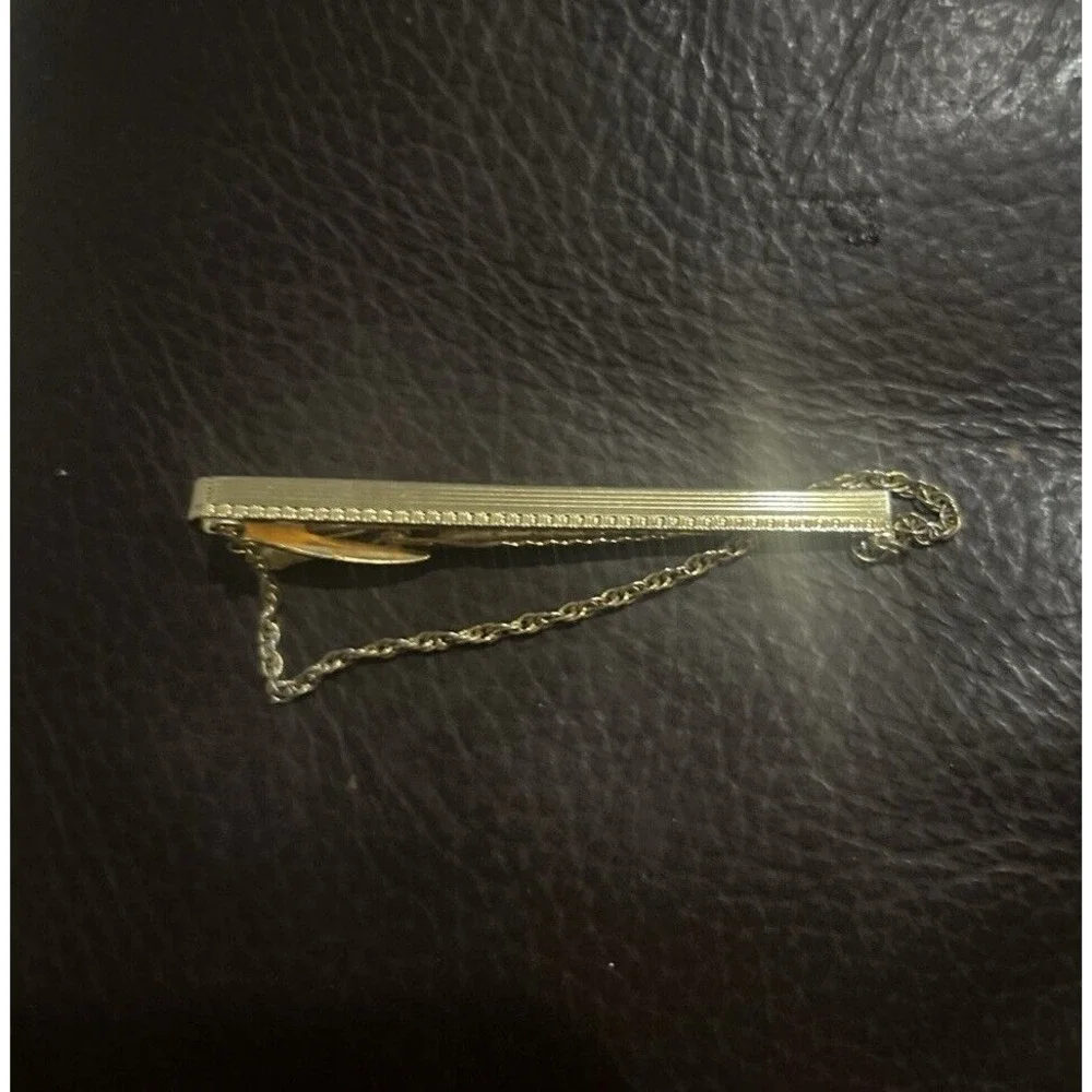 Vintage Swank Red Cufflinks Plus Red Glass Tip Pin & Hangkok Tie Clip